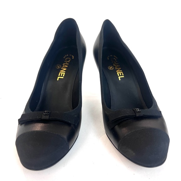 Chanel round toe leather  pumps - Picture 3 of 10